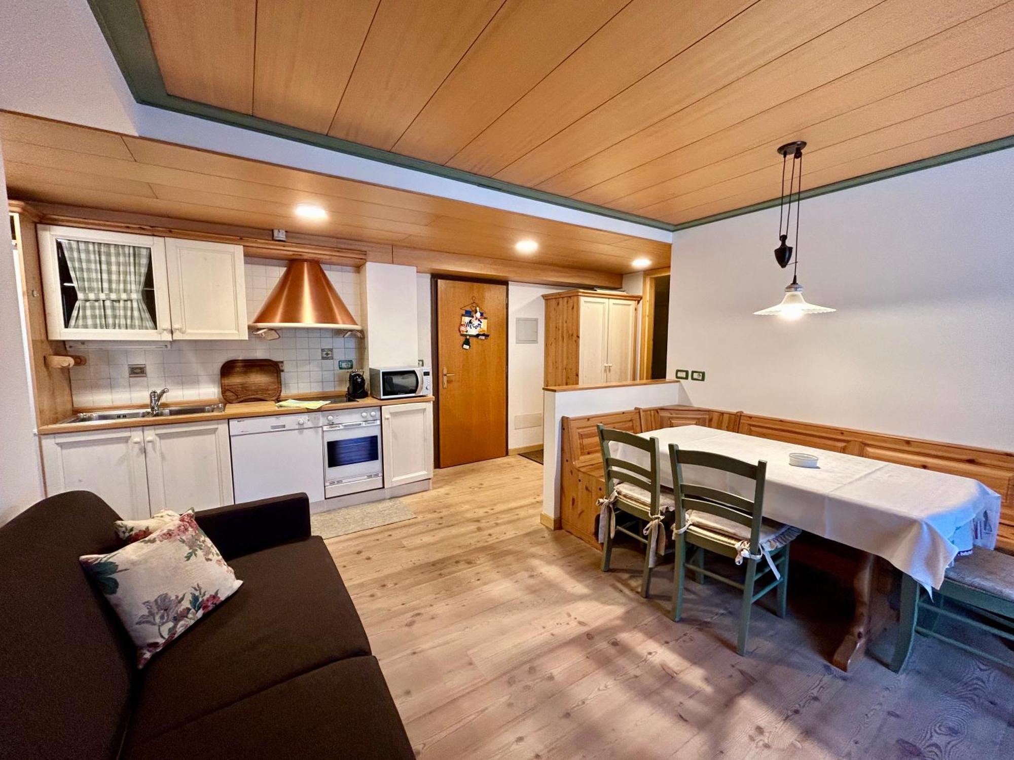 Appartamento con 2 Camere da Letto e Balcone
